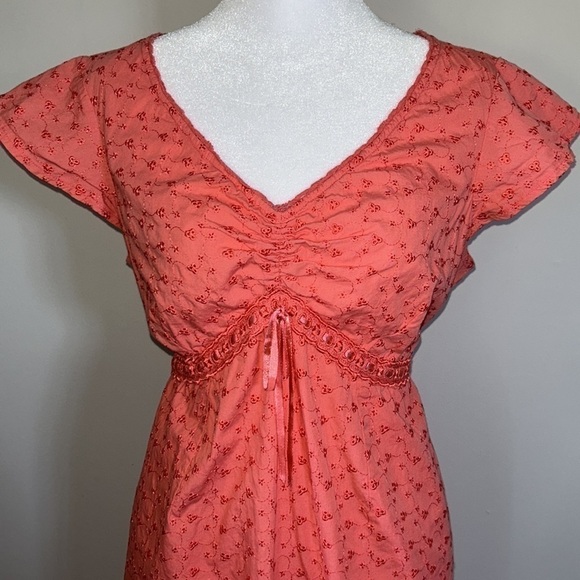 Motherhood Maternity Flower Embroidered Dress Size Medium - Picture 2 of 8